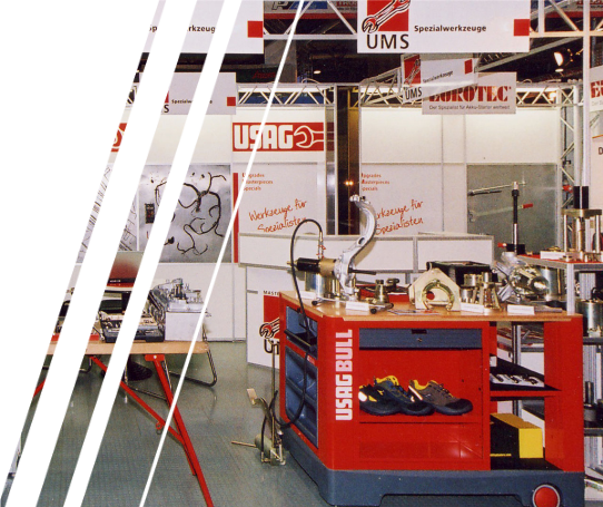 Messestand von UMS-Tools Automotive mit Spezialwerkzeugen zur KFZ Reparatur